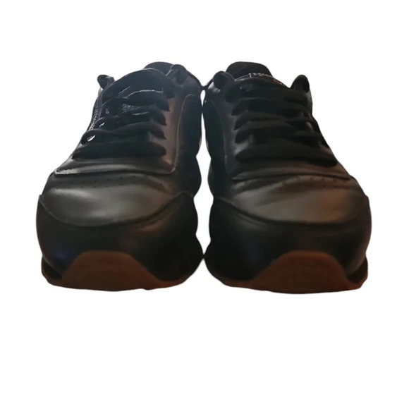 Reebok Classic Black Leather Sneakers with gum sole women's size 7.5 Y2K Retro - Picture 11 of 11